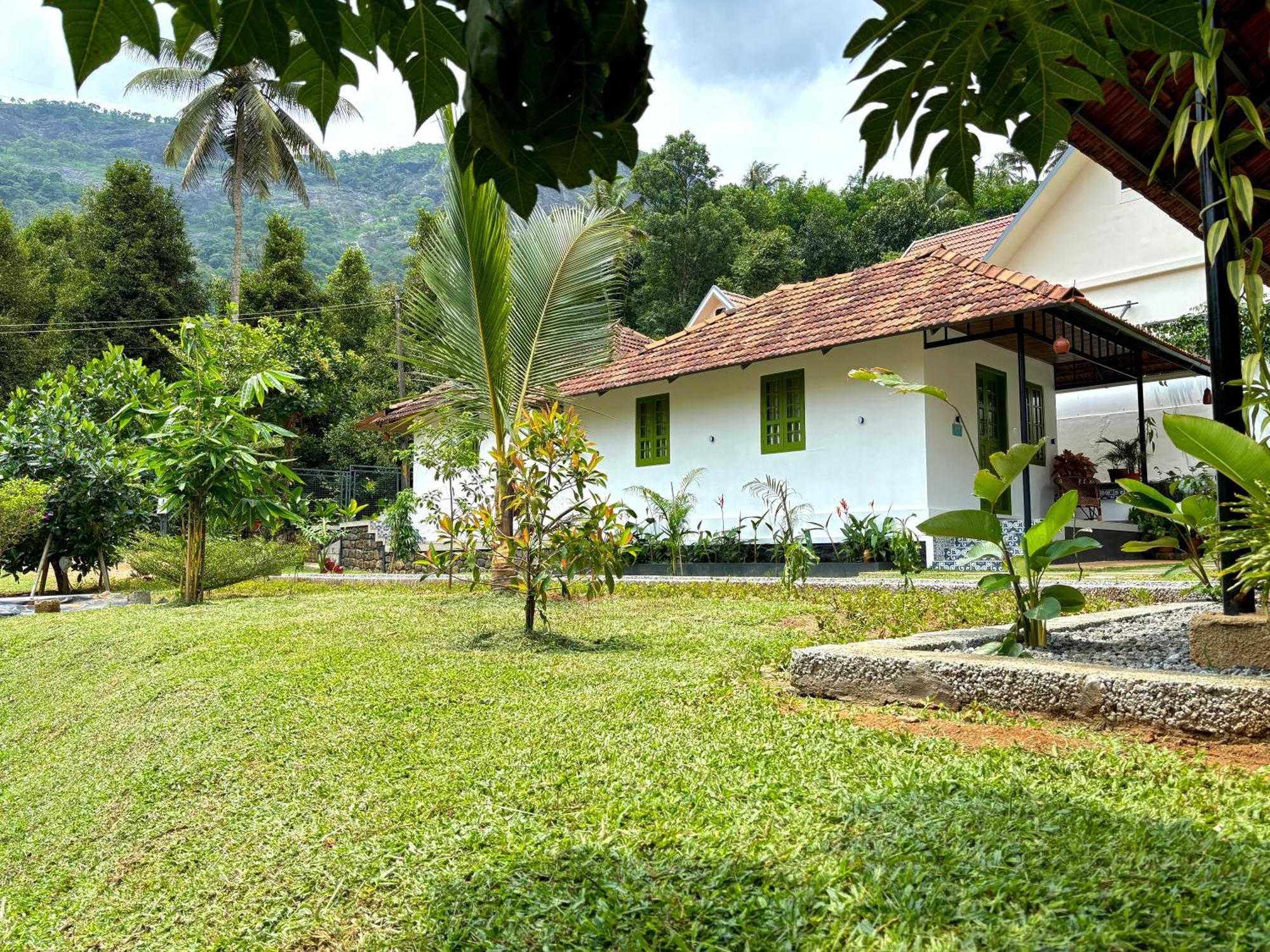 Calm Shack - 2 Bedroom-Boutique Farm Stay Munnar Exterior foto